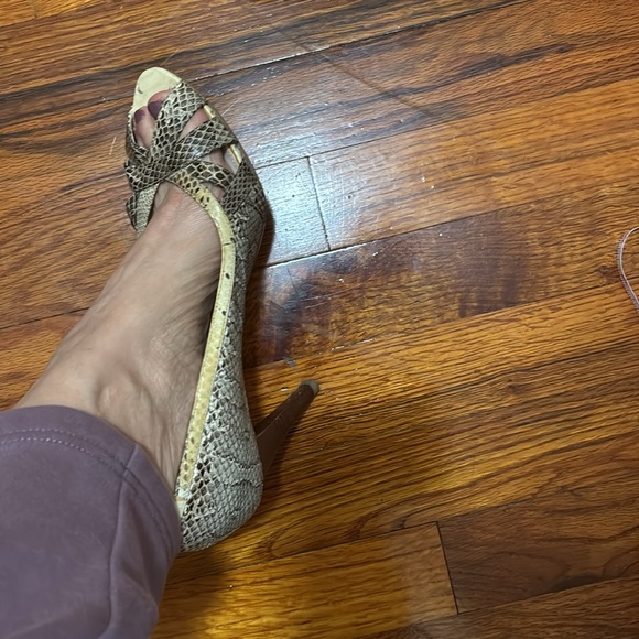 Calvin Klein Vintage Snakeskin Peep Toe Heels - Picture 3 of 12